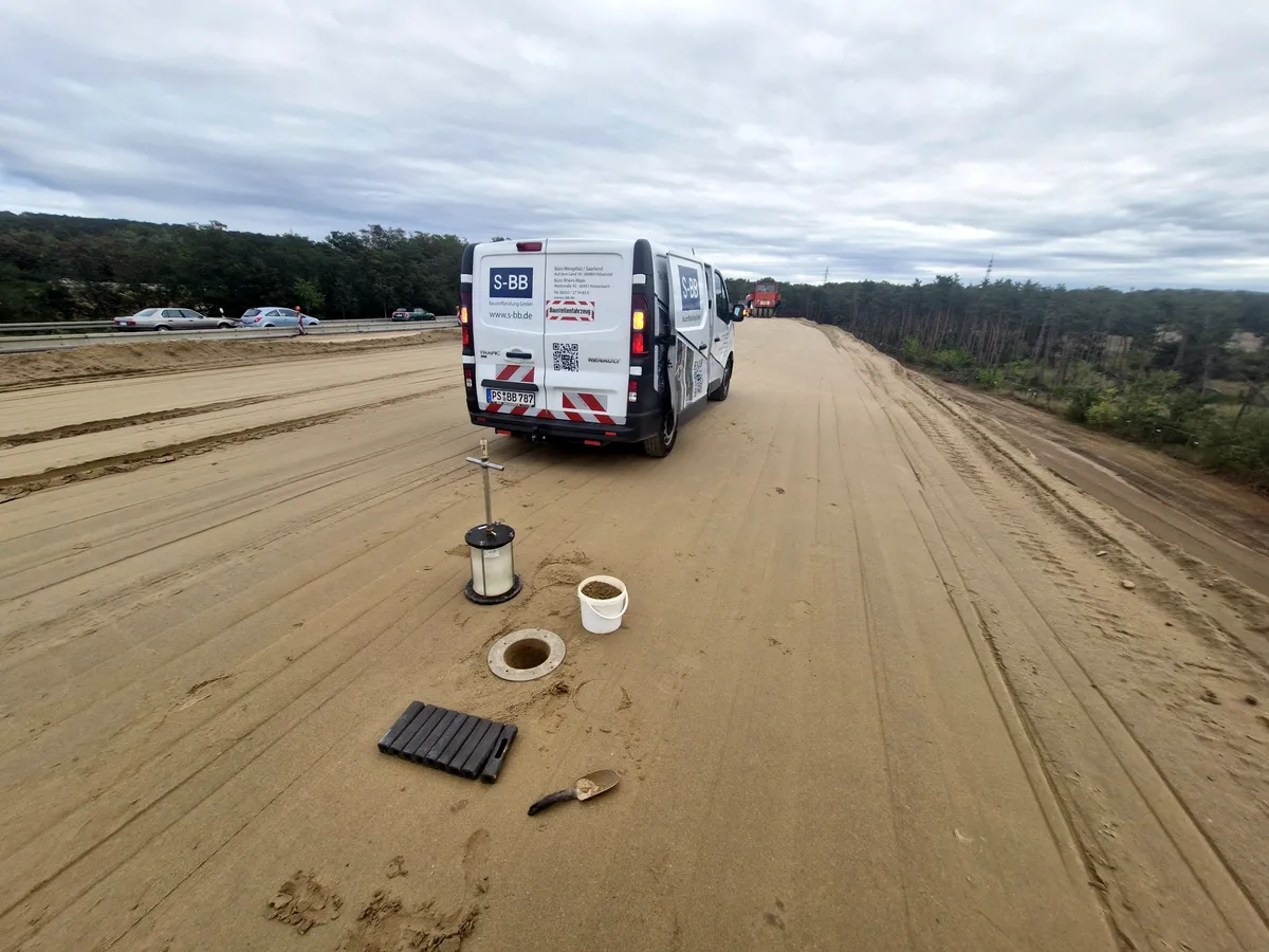 Feldversuch auf der Autobahn
